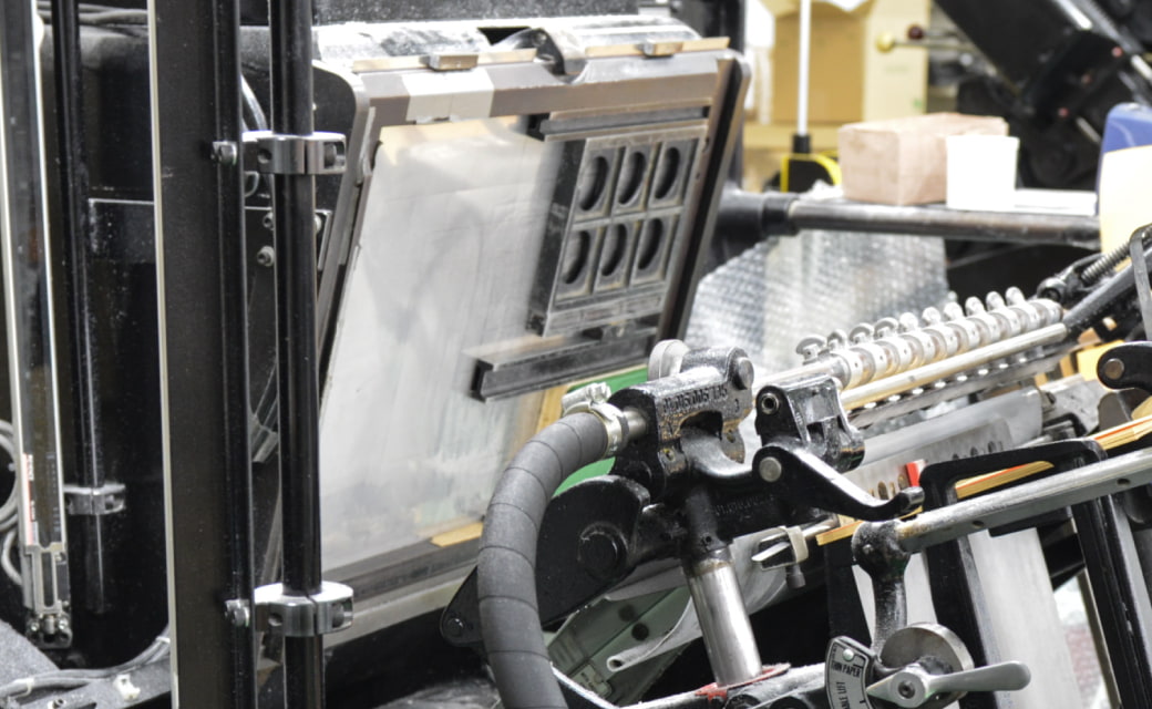 カード（厚紙）専用加工機